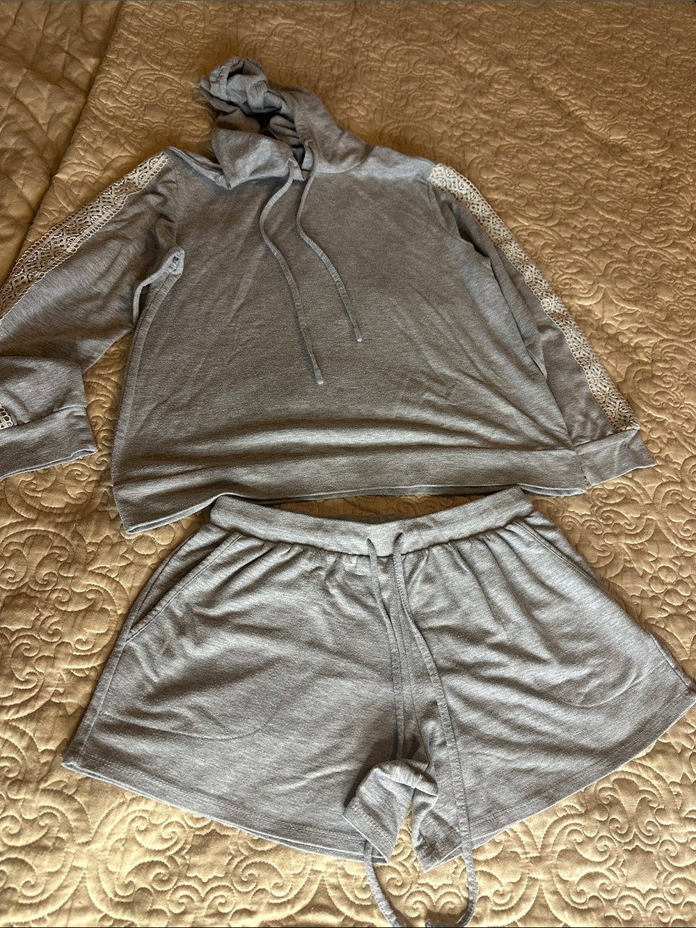 Women’s Gray‎ Lace-Trim Hoodie & Shorts Sleep Set